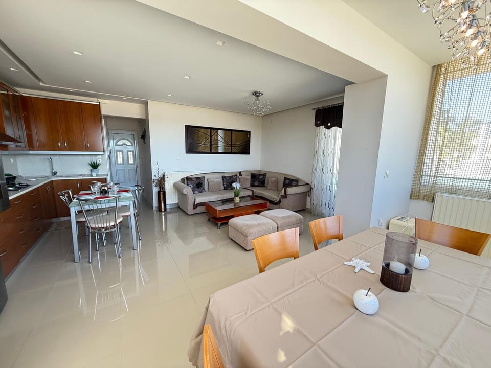 Living room, Seating area, Dining area