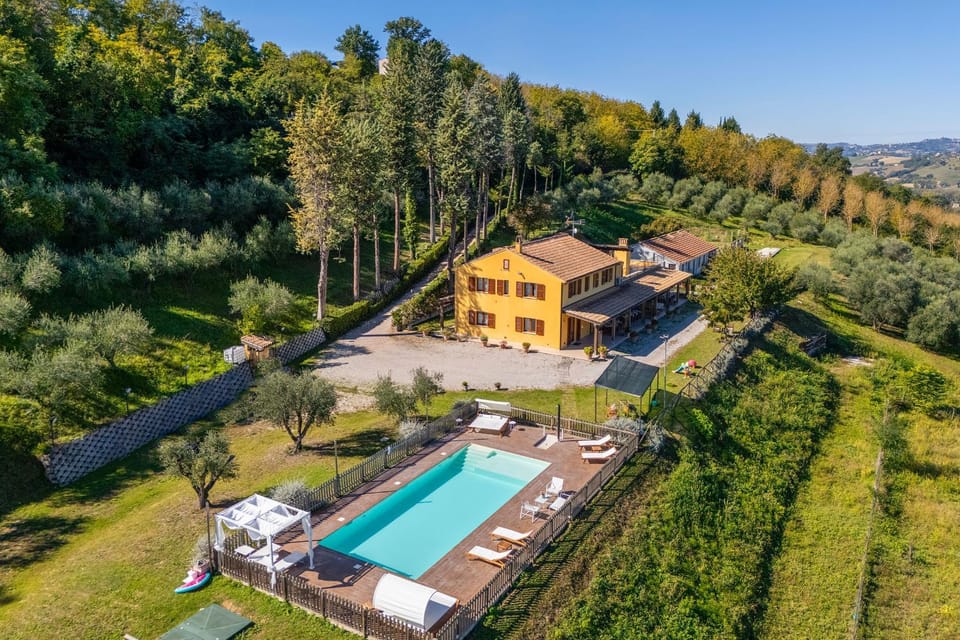 Bird's eye view, Pool view