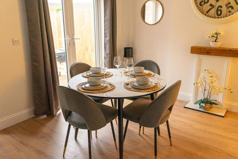 Cosy 2BR House - Space Centre - Free Parking Apartment in Leicester