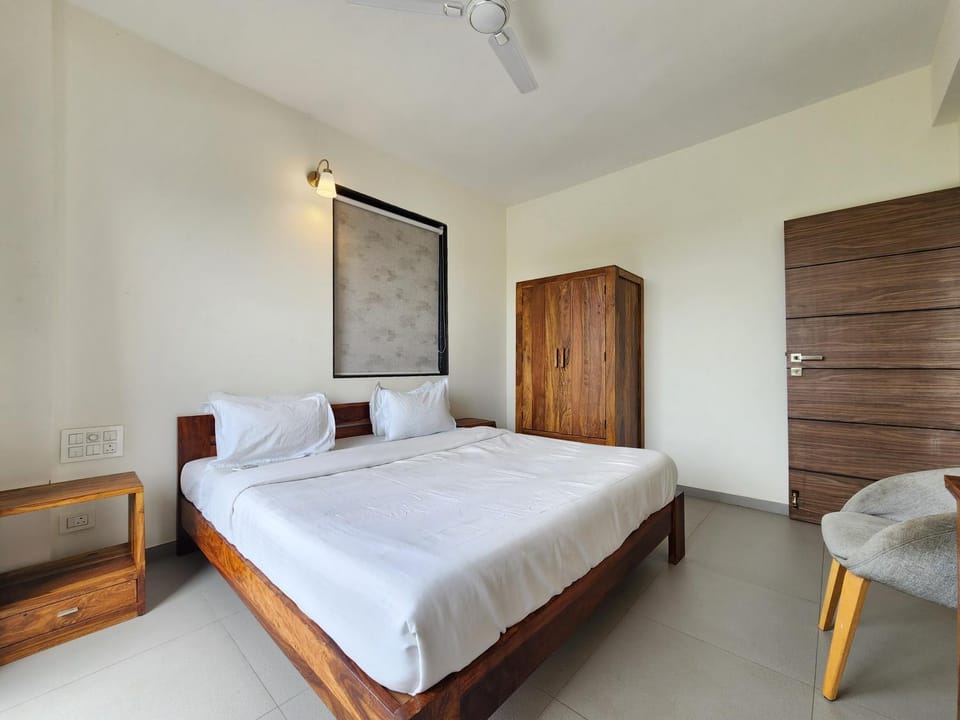 Bedroom, wardrobe