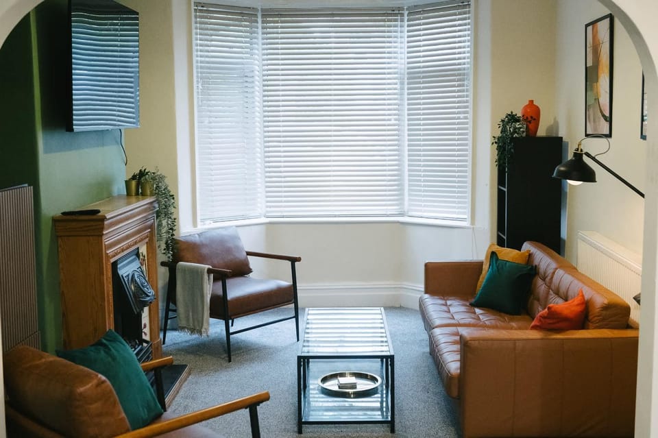 TV and multimedia, Living room, Seating area