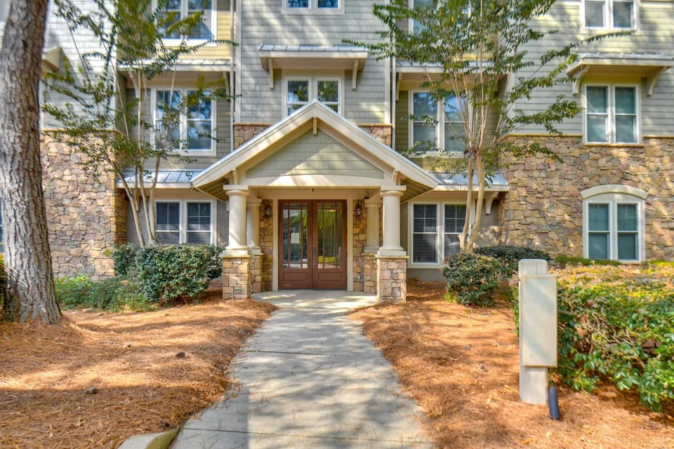 Lake Oconee Creekside Condo w/ Dock Access House in Lake Oconee