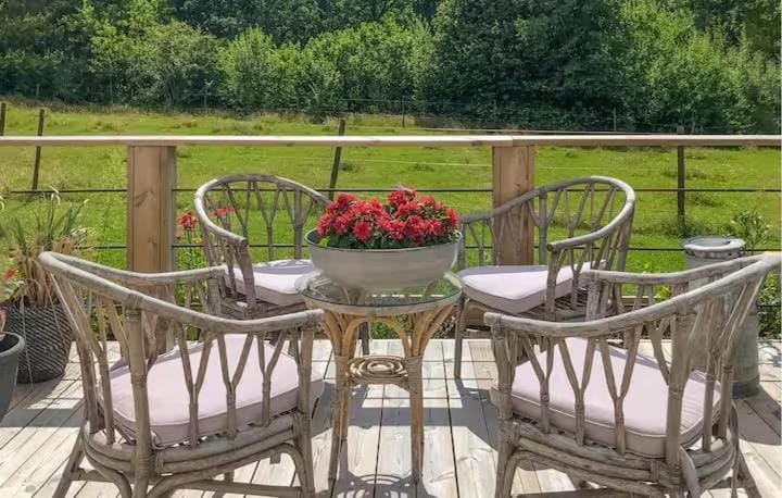 Patio, Spring, Garden, View (from property/room), Balcony/Terrace, Balcony/Terrace, Seating area, Garden view