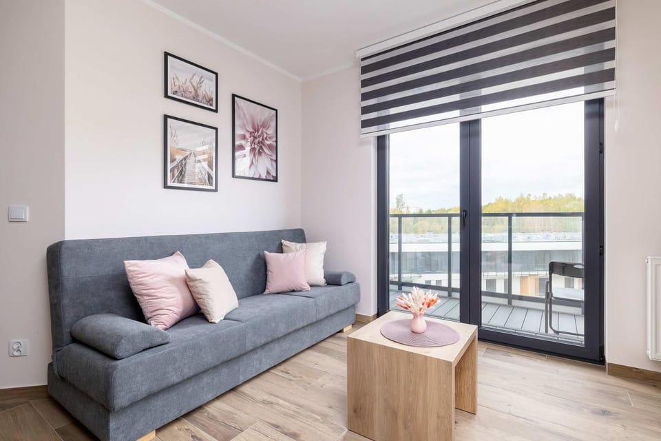 View (from property/room), Balcony/Terrace, Living room, Seating area