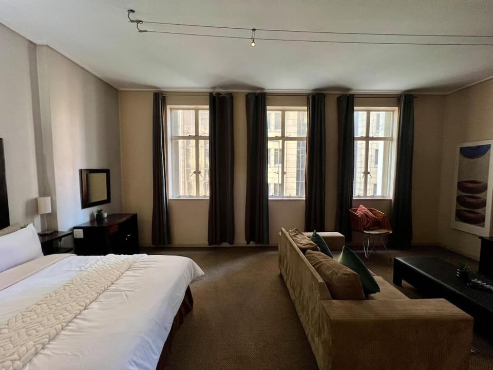 Cozy Marshalltown Studio Apartment in Johannesburg