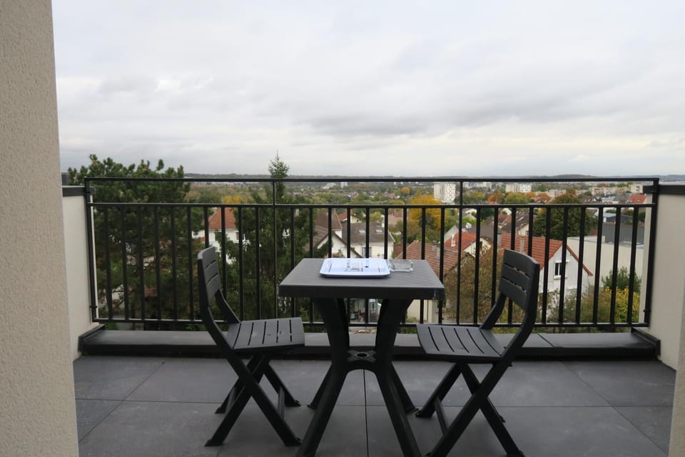 Appartement Cosy & Chaleureux Apartment in Noisy-le-Grand