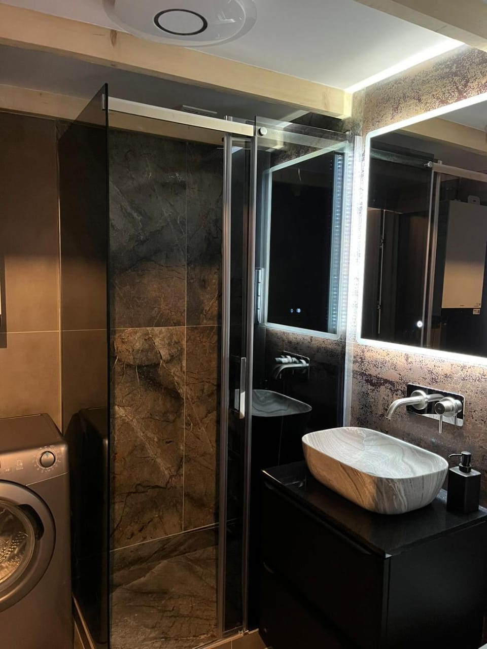Apartament z antresolą Stare Miasto Apartment in Lower Silesian Voivodeship