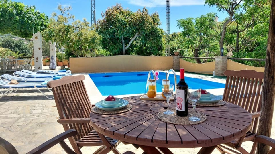 Patio, Day, Natural landscape, Garden, View (from property/room), View (from property/room), Food and drinks, Dining area, Garden view, Garden view, Mountain view, Mountain view, Pool view, Drinks, Quiet street view, Inner courtyard view, sunbed