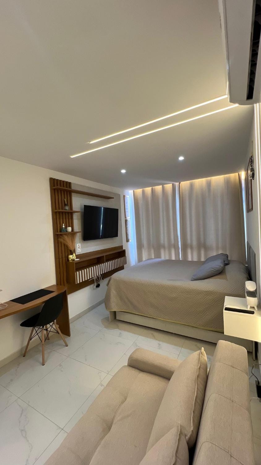 Communal lounge/ TV room, Bed, TV and multimedia, Living room, Photo of the whole room, Seating area, Bedroom