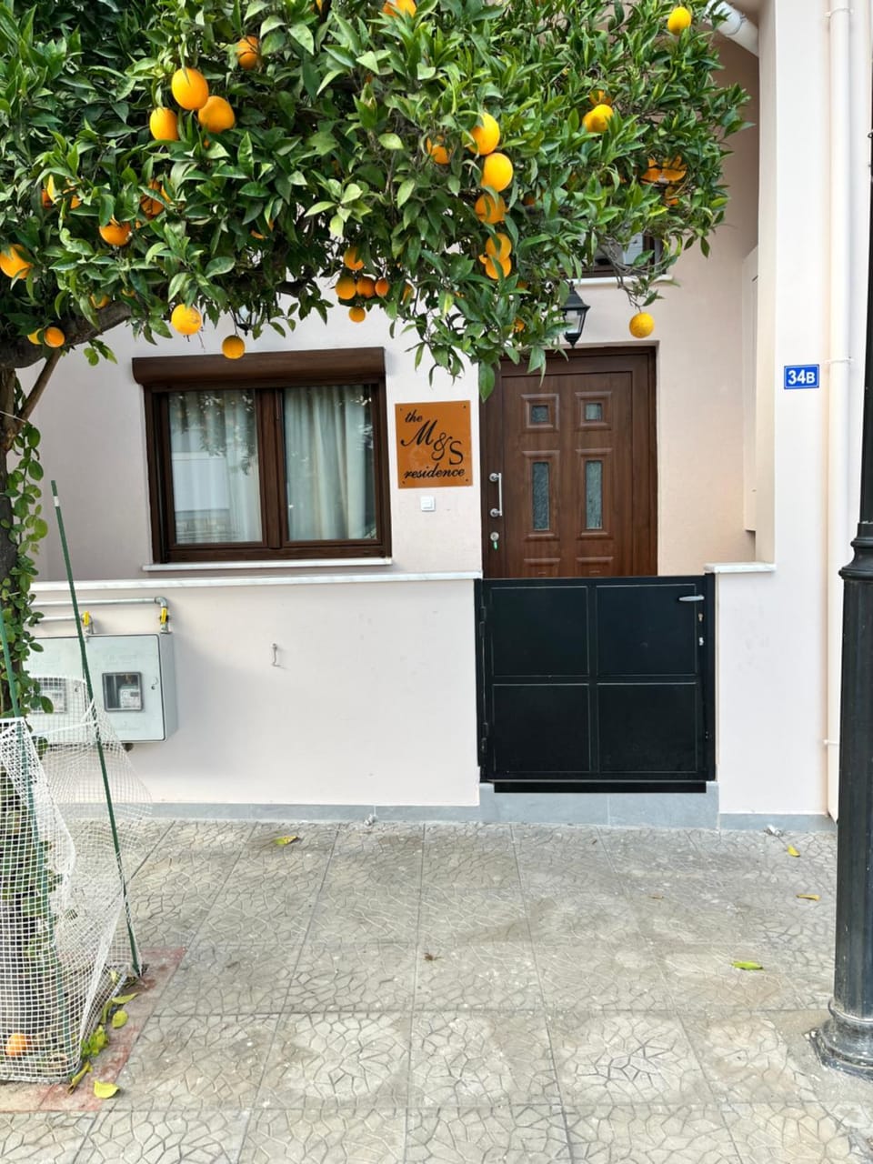 Property building, Facade/entrance, Day