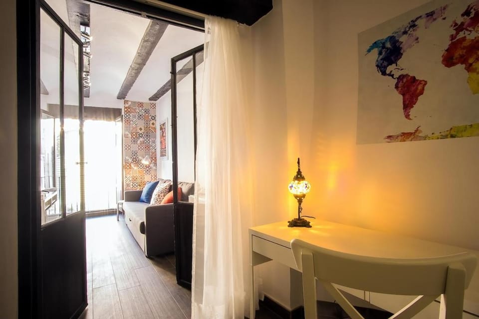 Seating area, Bedroom