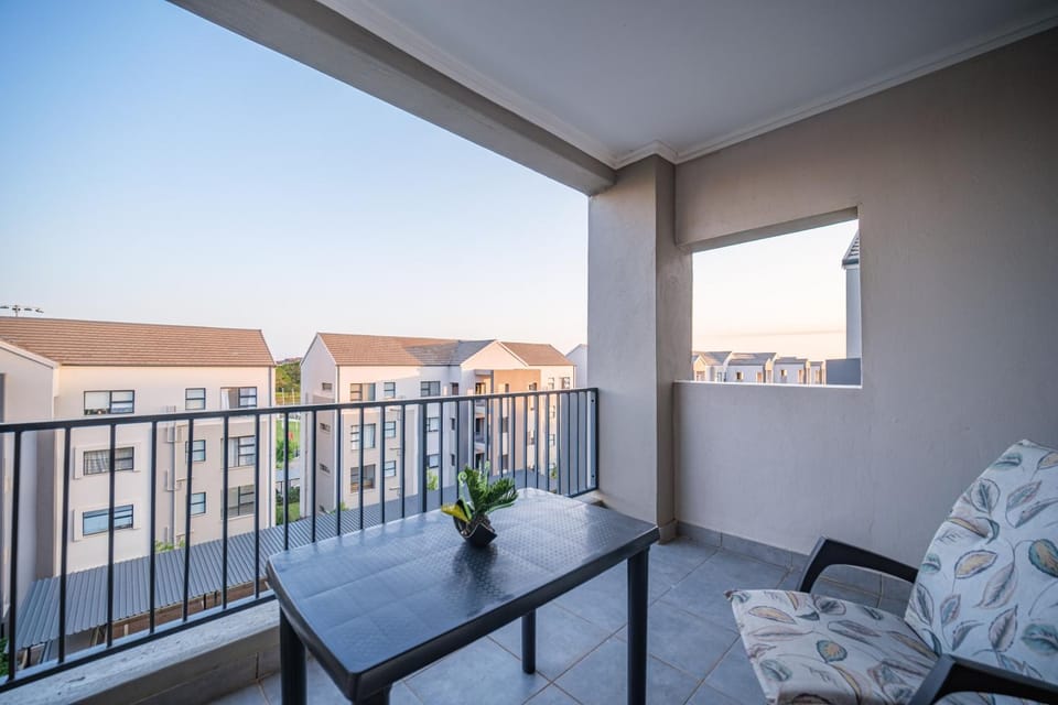 Property building, Patio, Day, View (from property/room), Balcony/Terrace, Seating area