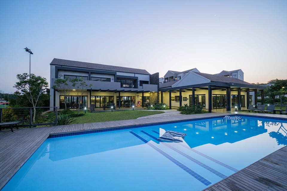Property building, Day, Pool view, Swimming pool