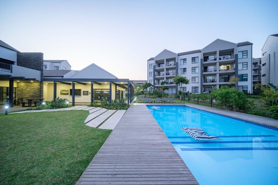 Property building, Day, Garden, Garden view, Pool view, Swimming pool, Swimming pool, sunbed