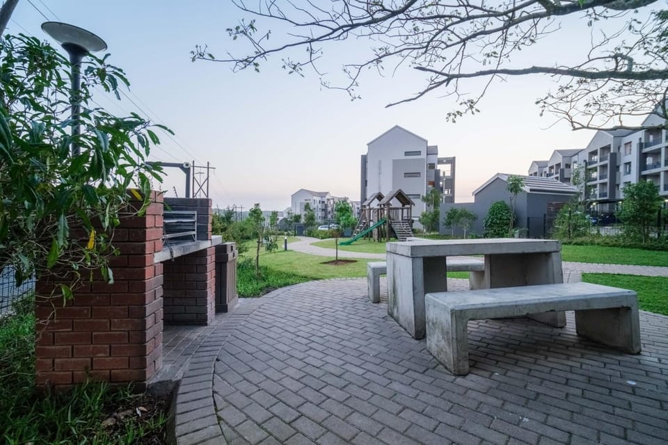 Property building, Day, BBQ facilities, Garden, Garden view