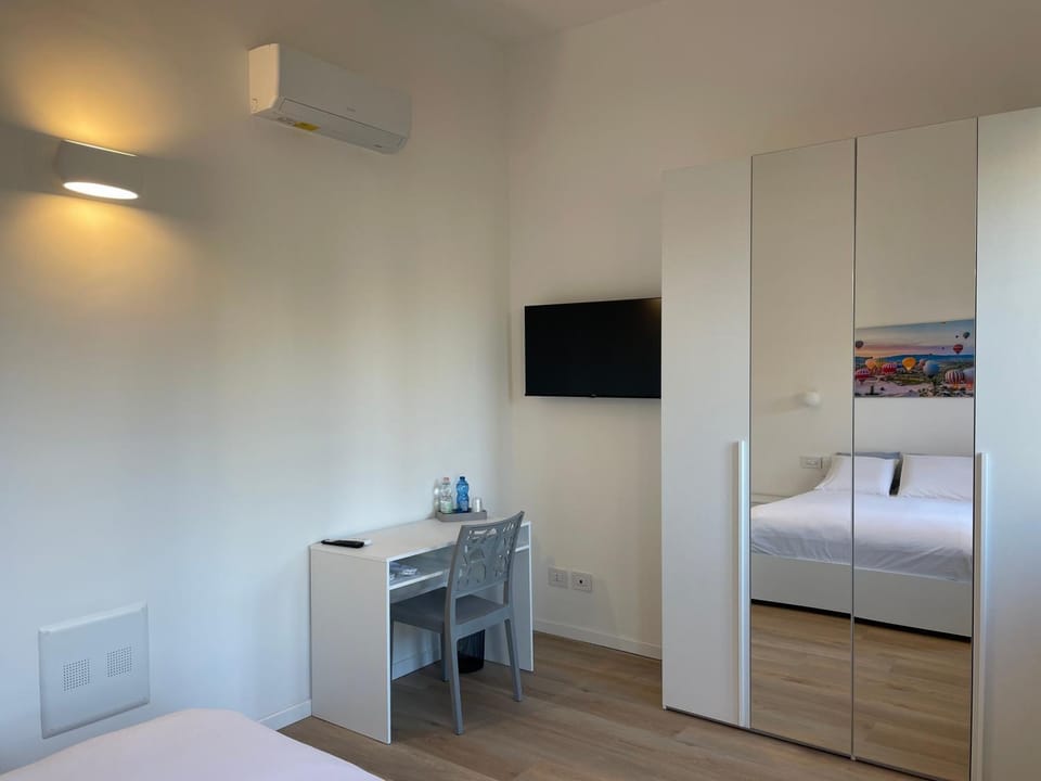 TV and multimedia, Bedroom, air conditioner