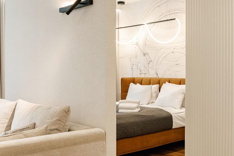 Bed, Living room, Photo of the whole room, Seating area, Bedroom, towels