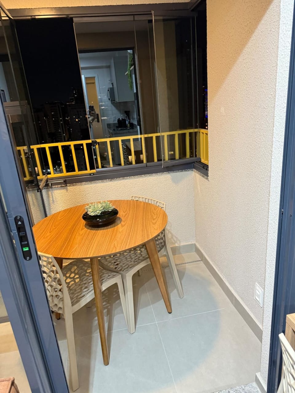 Studio Elegante e Equipado | Vila Olímpia Apartment in Sao Paulo City