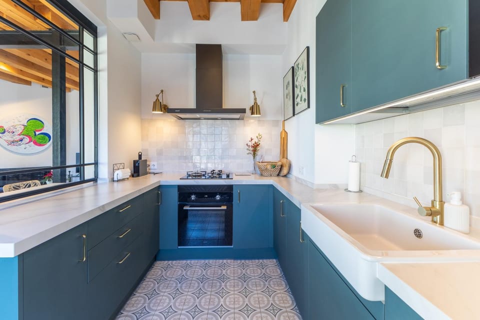 Kitchen or kitchenette, Living room