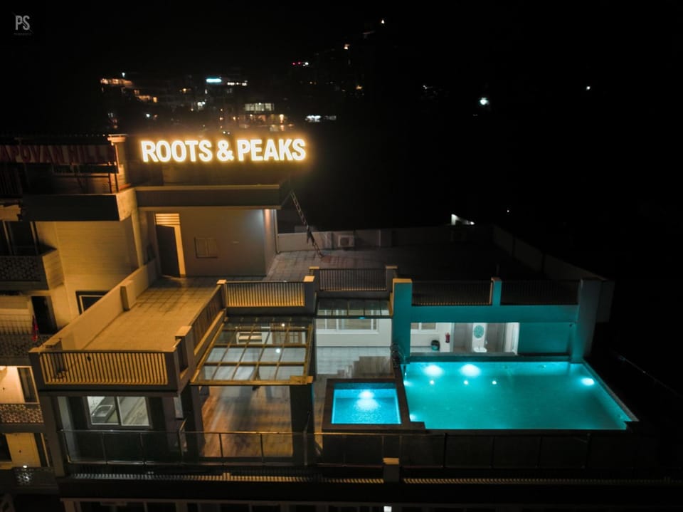 Property building, Swimming pool