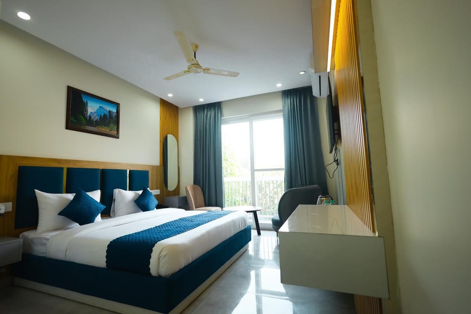 Bed, View (from property/room), Bedroom, Mountain view