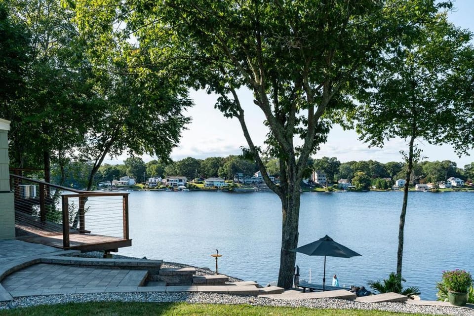 The Lake House House in Montville