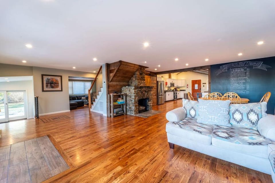The Lake House House in Montville