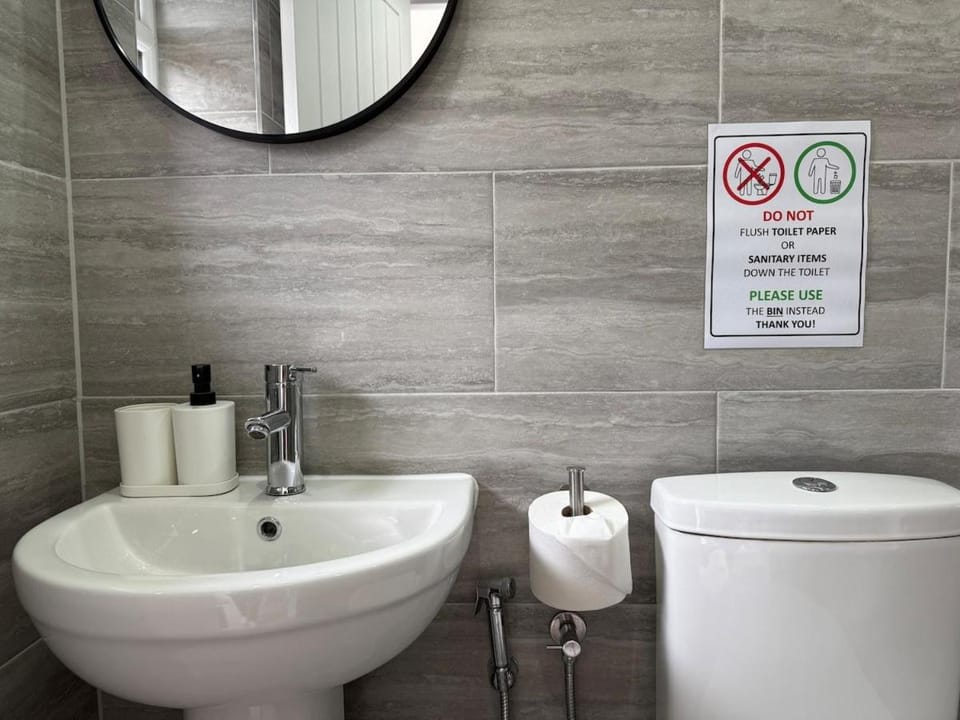 Studio near Heathrew Airport Apartment in London Borough of Ealing