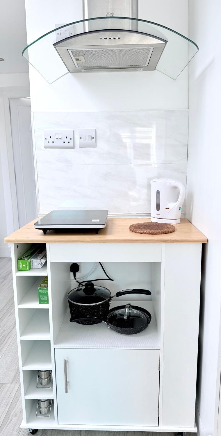 Studio near Heathrew Airport Apartment in London Borough of Ealing