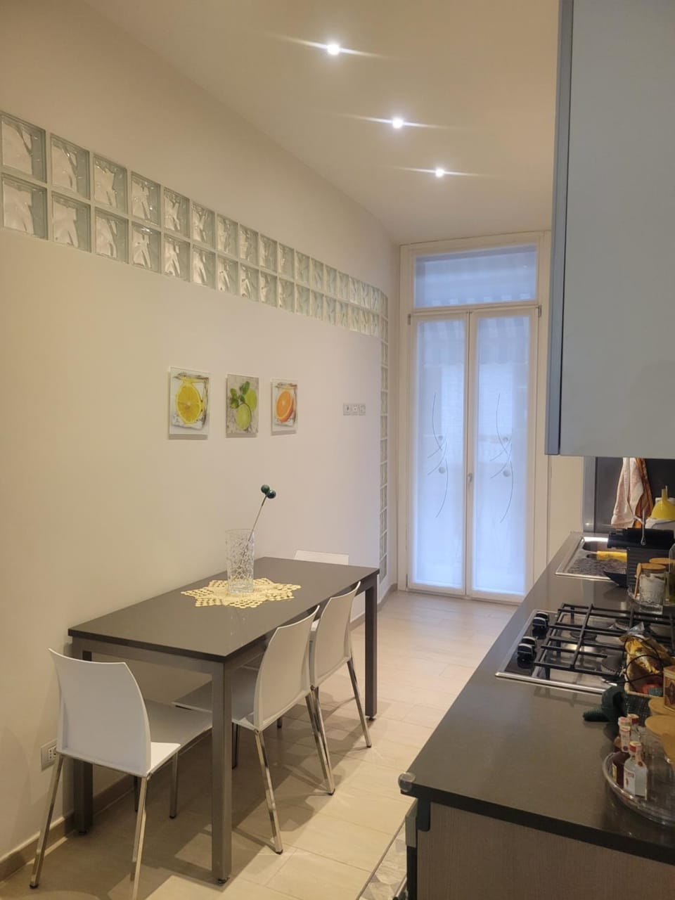 Kitchen or kitchenette, Dining area, kitchen