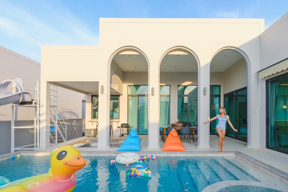 Pool view, Swimming pool