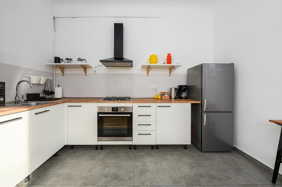 microwave, kitchen
