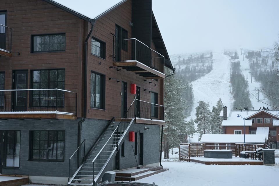 Property building, Day, Natural landscape, Winter, Mountain view