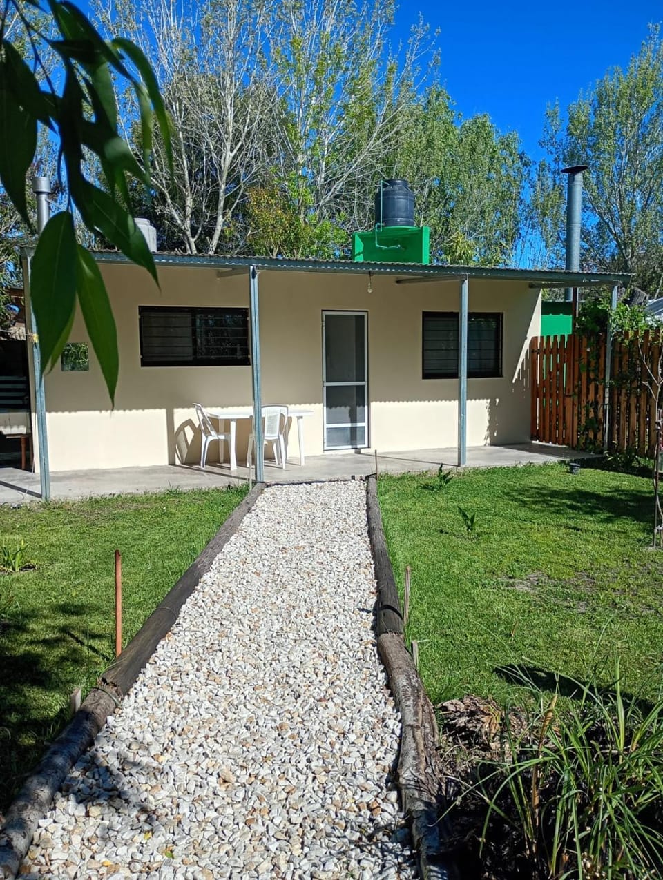 Day, Garden