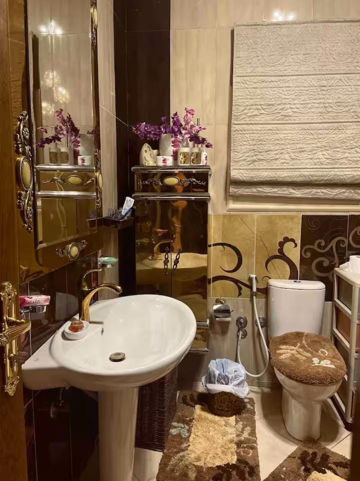 Sunny & Spacious room close to the Airport! Vacation rental in New Cairo City