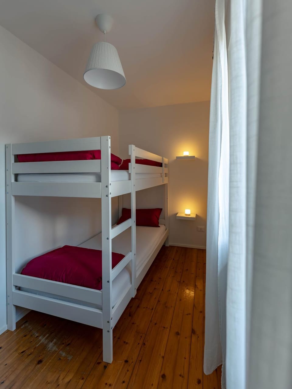 Bed, Photo of the whole room, Bedroom, bunk bed