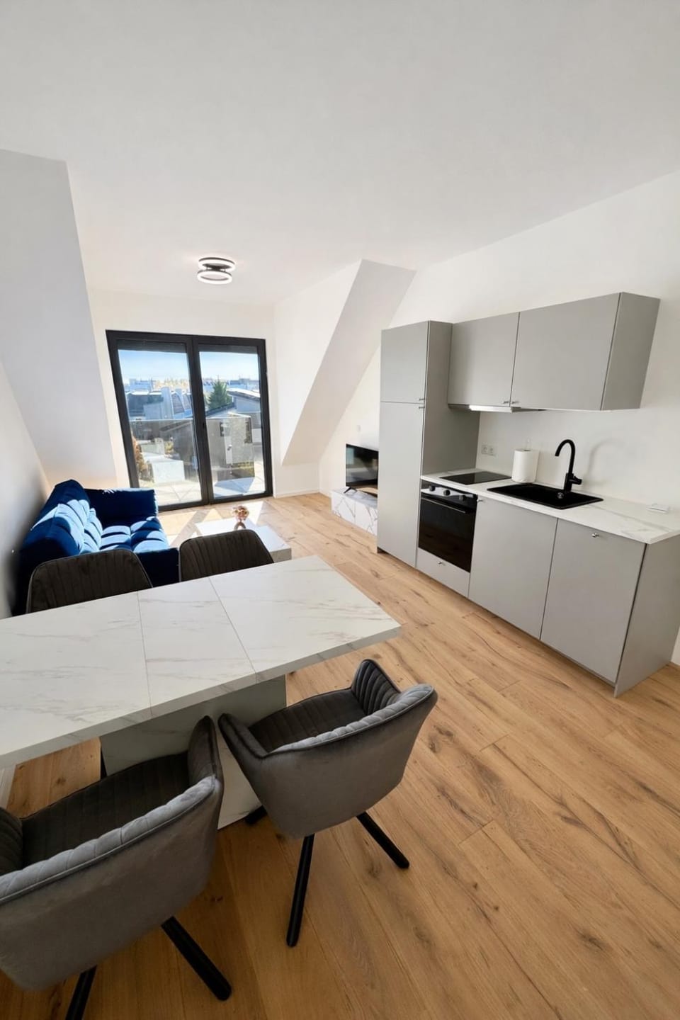 Exklusiv 2BR Penthouse! AC - Big Terrace - Garage! Apartment in Vienna