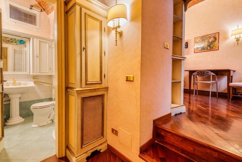Affreschi and Vintage Charm Apartment in Bergamo