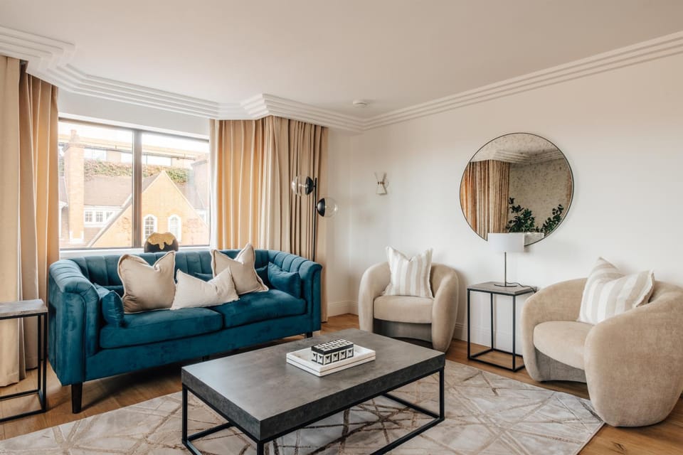 View (from property/room), Living room, Seating area