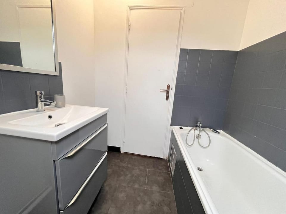 E - Au petit bonheur cosy proche du centre-ville Apartment in Epernay