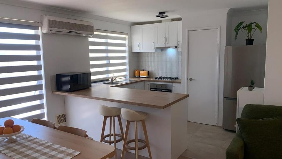 dishwasher, oven, stove, kitchen