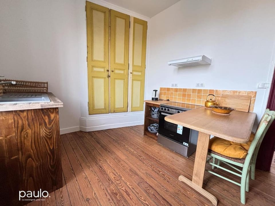 5 Fleurs pour Anne Apartment in Laon