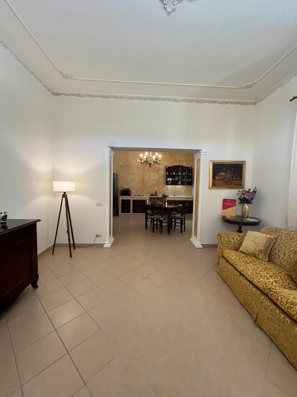 Seating area, Dining area