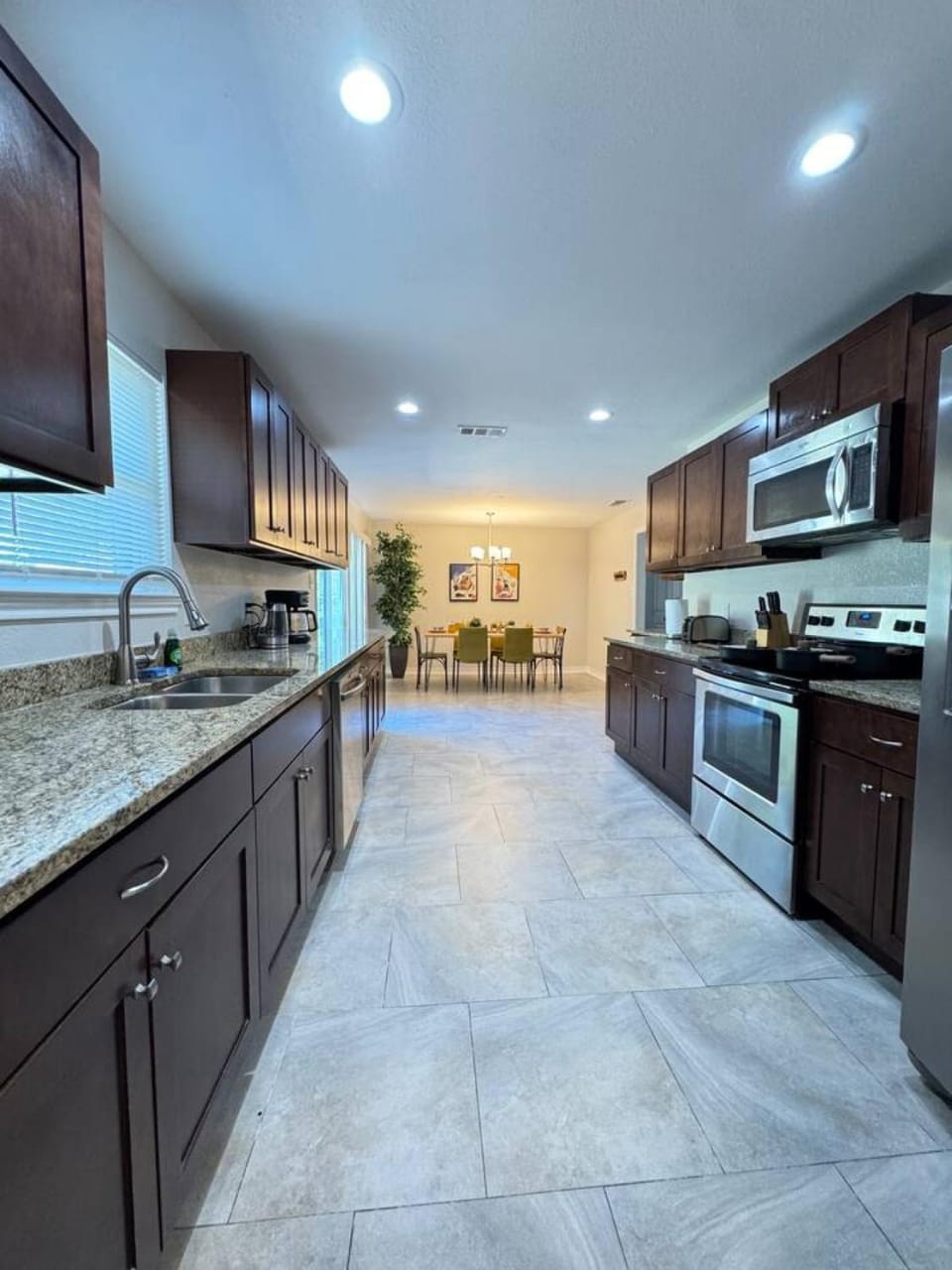 Stylish 3BR Retreat with Garage and Modern Comforts House in Farmers Branch