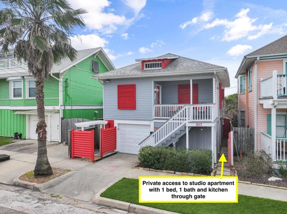 Property building, Text overlay