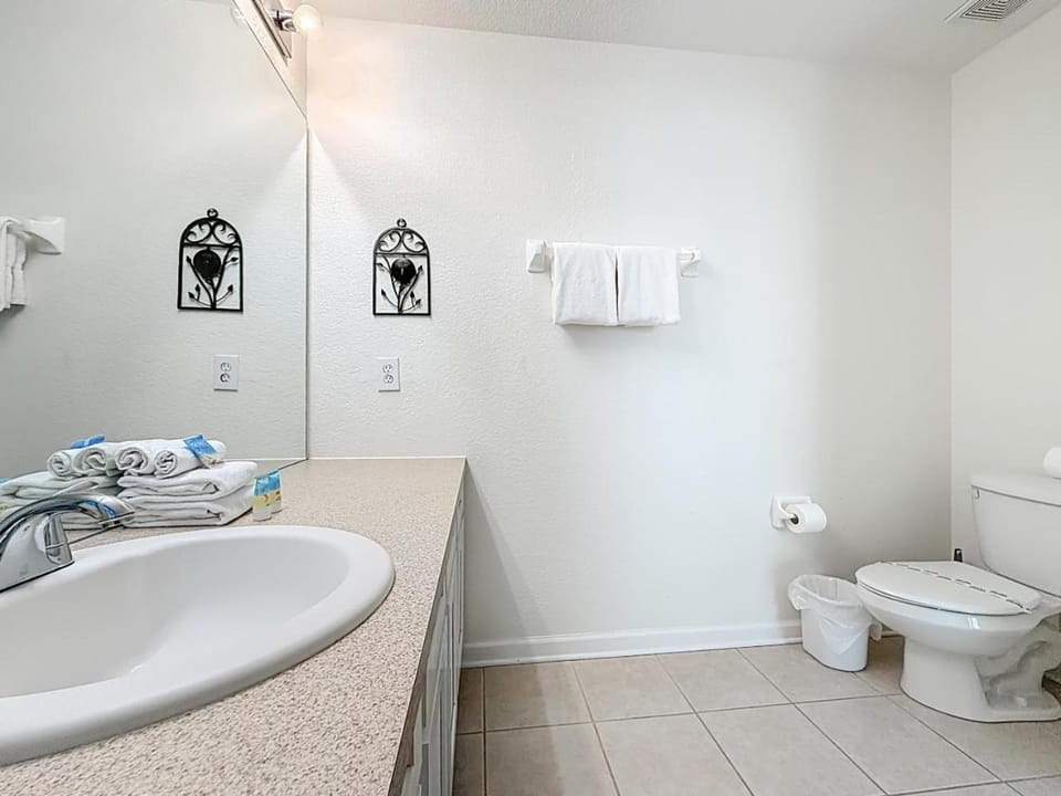 Windsor Hills Family-Friendly 3BR Pool Townhome House in Windsor Hills