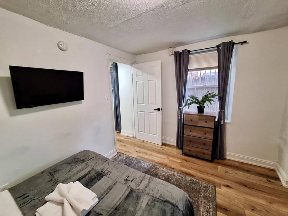 Brand New 1BR in Center City with Private Backyard Apartment in Philadelphia