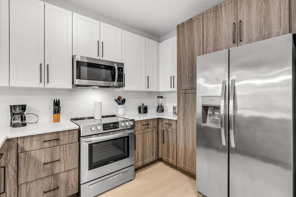 Peaceful 2BR by the Bay Pool and Coastal Vibes Apartment in Apollo Beach