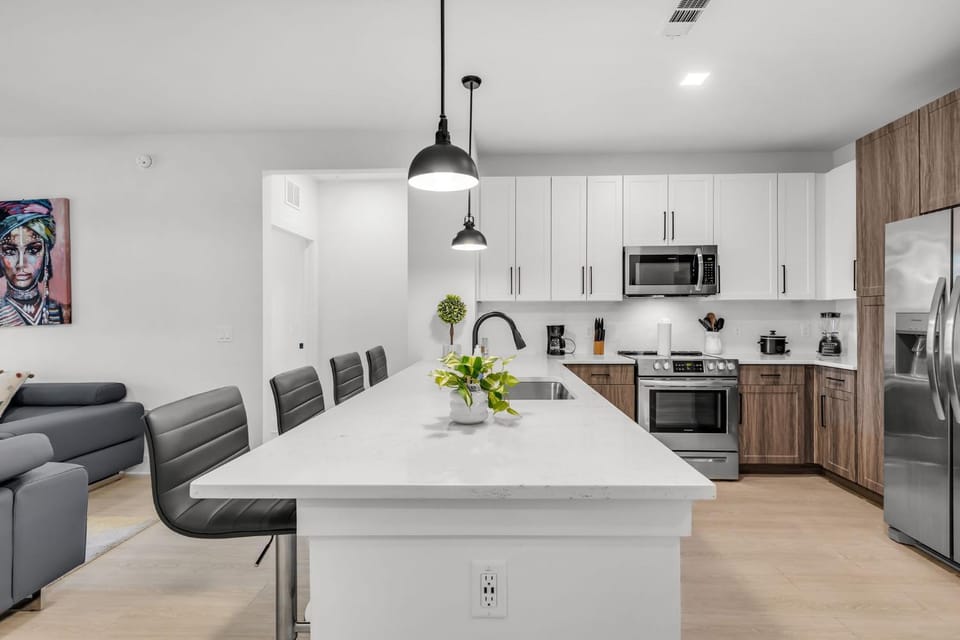 Peaceful 2BR by the Bay Pool and Coastal Vibes Apartment in Apollo Beach