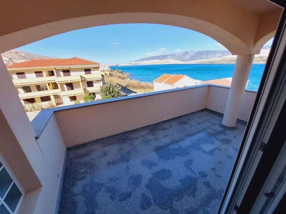 View (from property/room), Balcony/Terrace, Mountain view, Sea view